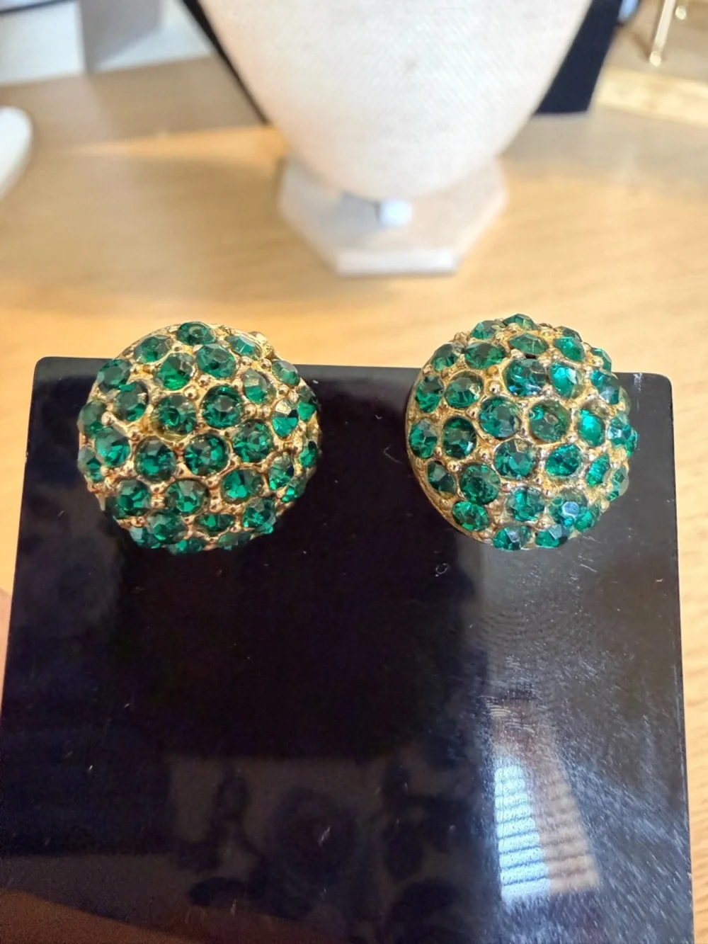 Vintage Coro Green Rhinestone Dome Screw Back Earrings Gold Tone Mid‎ Century